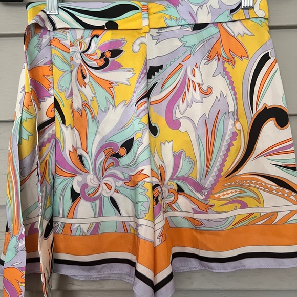Zara Colorful Abstract Pattern shorts - Picture 3 of 7